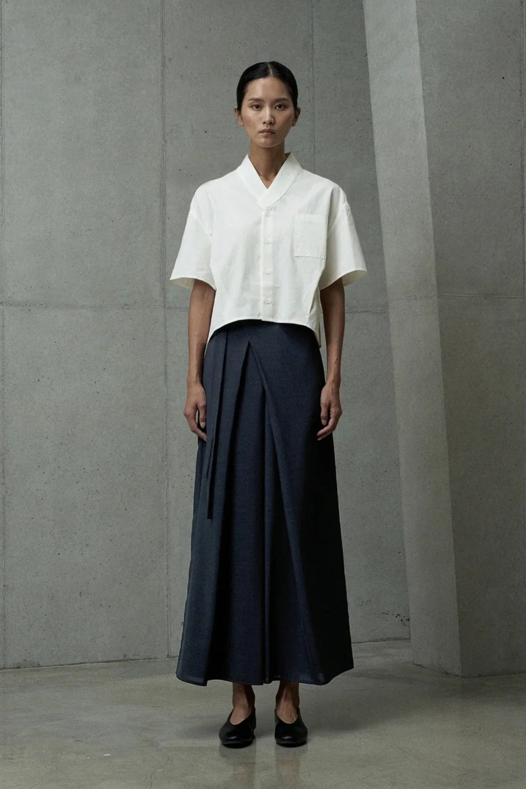 Women’s Elegant Navy Blue Wide-Leg Trousers