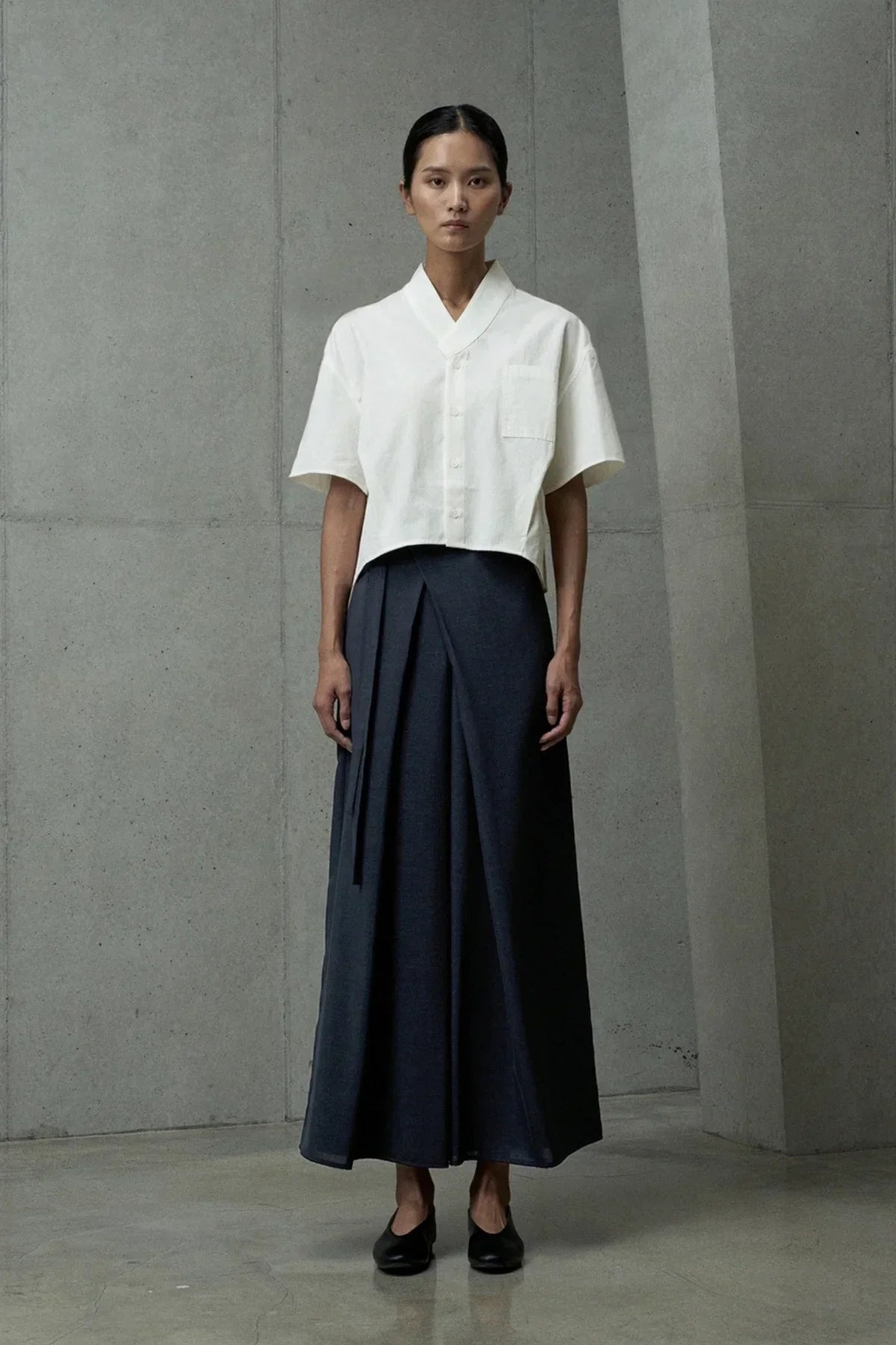 Women’s Elegant Navy Blue Wide-Leg Trousers