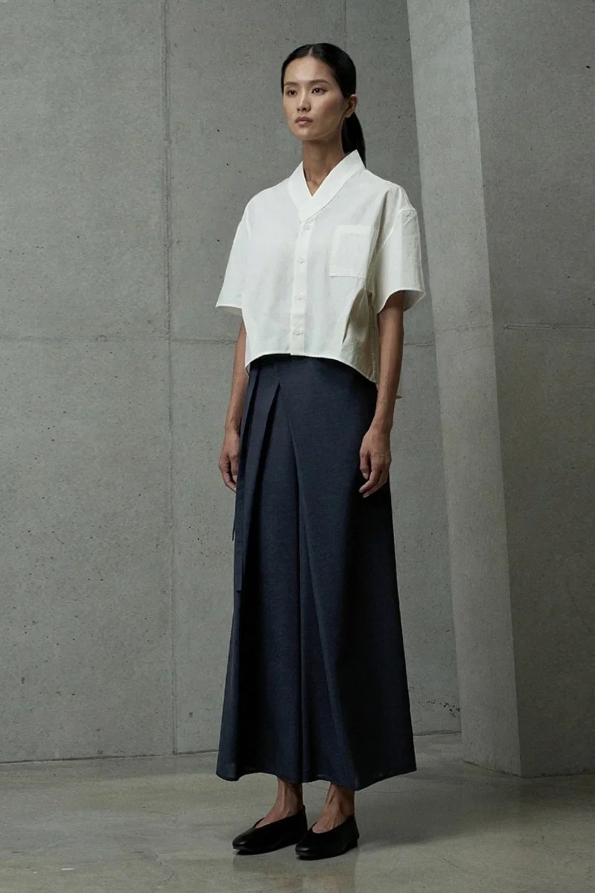 Women’s Elegant Navy Blue Wide-Leg Trousers