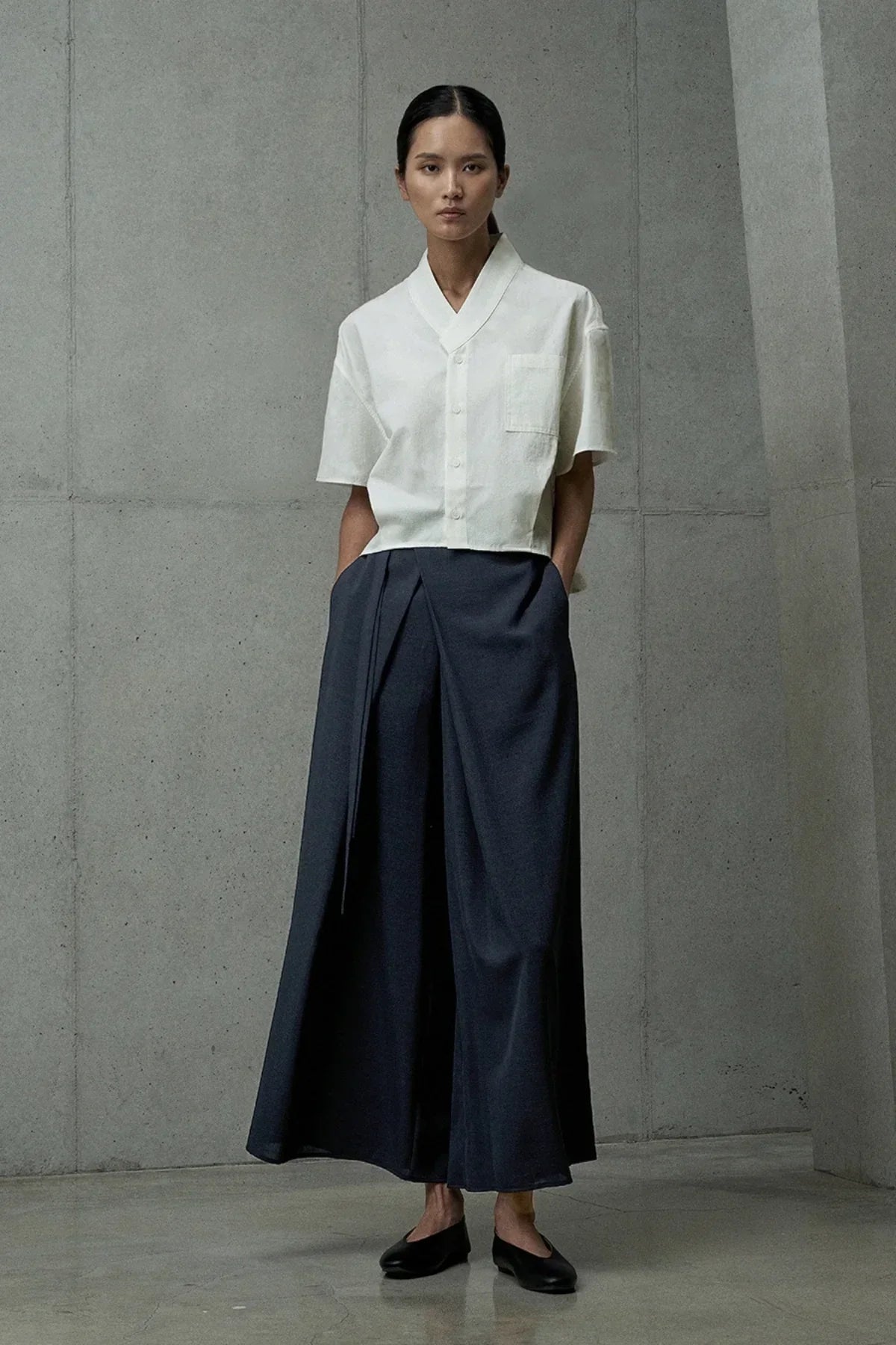 Women’s Elegant Navy Blue Wide-Leg Trousers