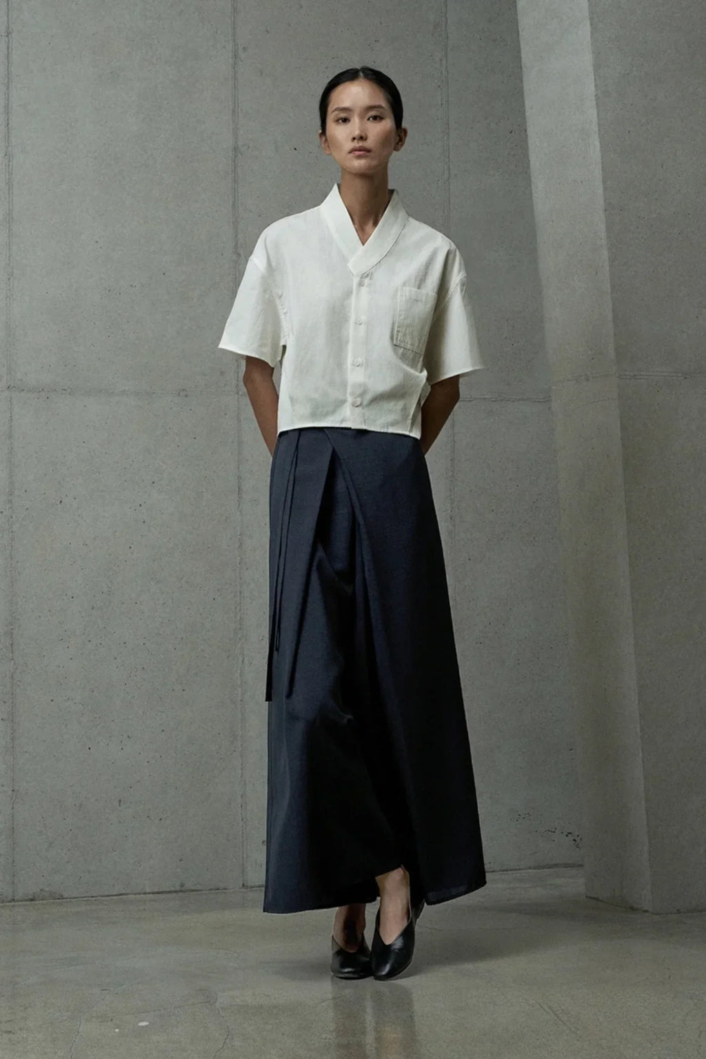 Women’s Elegant Navy Blue Wide-Leg Trousers